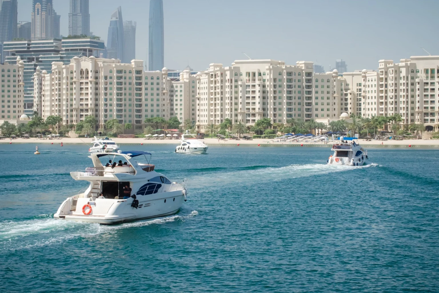 Yatch-1536x1025